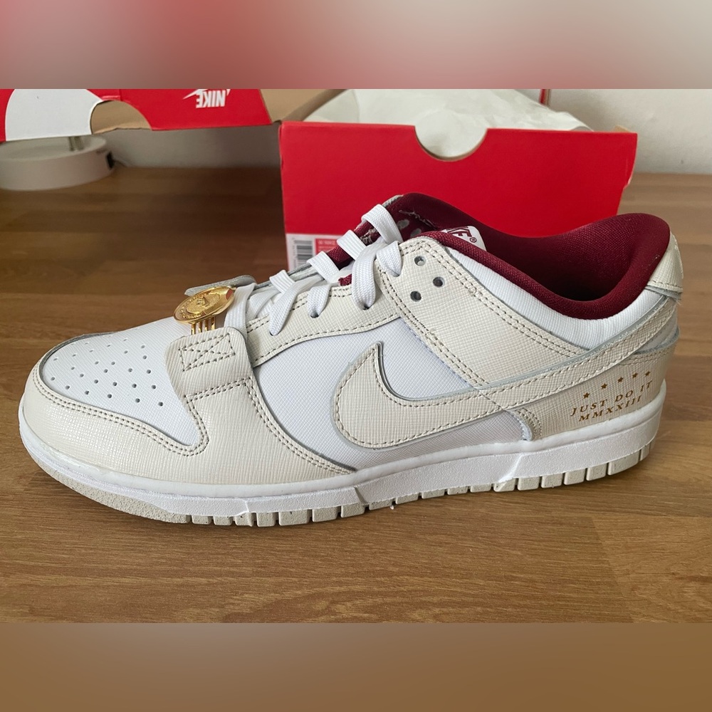 Nike Dunk Low-Top Sneakers White Cream with Burgundy Lining